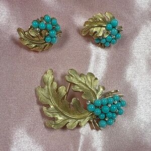 Crown Trifari Faux Turquoise Leaf Jewelry Set